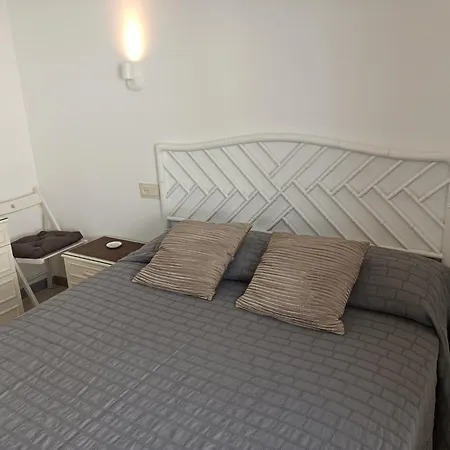 Perris 2-2 * L' Escala